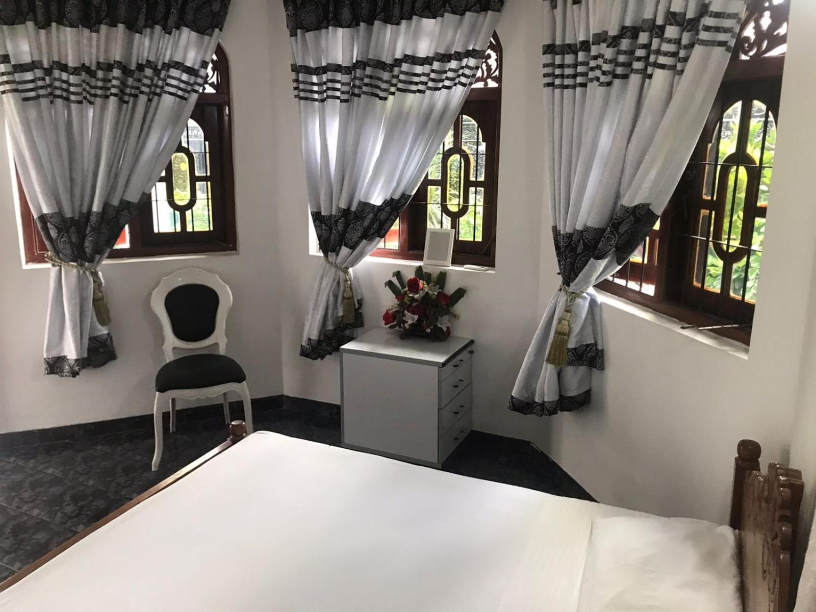 Kingz And Queenz - Negombo Exterior foto